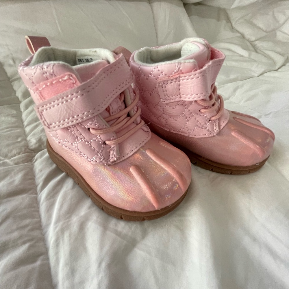Carters like new pink winter snow shoes.